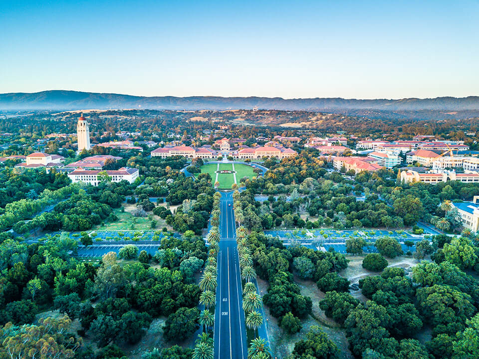 Calling a moving company in the Bay Area and relocating here is never a mistake