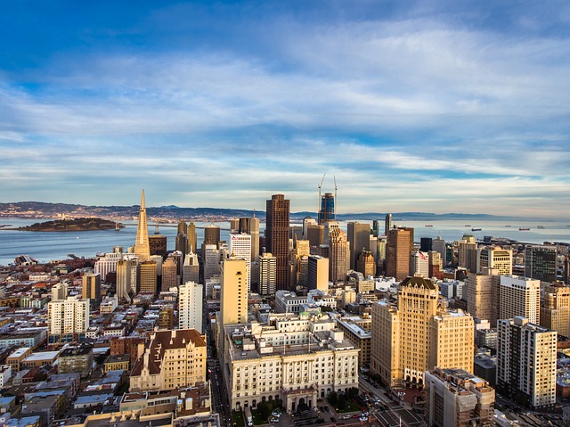 View of the buildings and skyline